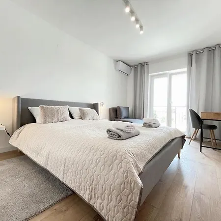 Caramel Comforts With Sea View In Stinjan Only 300 M From The Beach, Free Parking Pula Exterior photo
