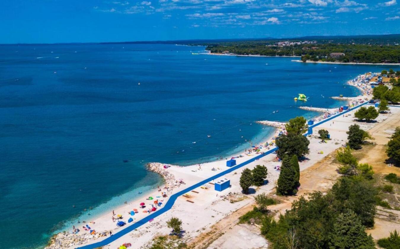 Caramel Comforts With Sea View In Stinjan Only 300 M From The Beach, Free Parking Pula