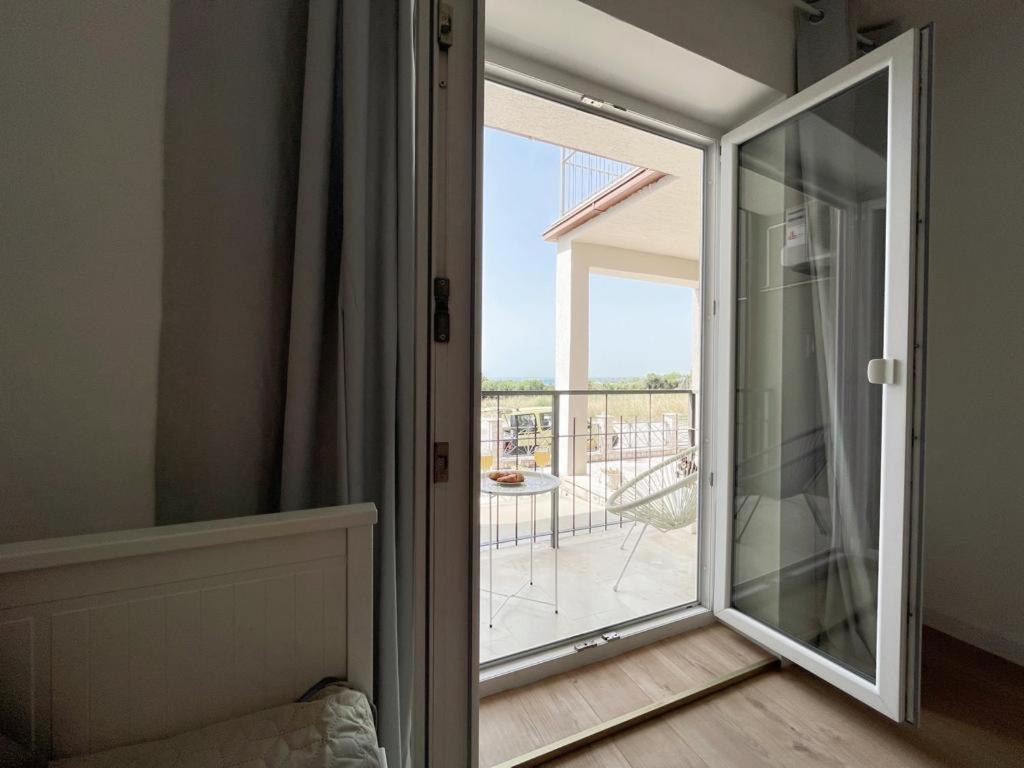 Caramel Comforts With Sea View In Stinjan Only 300 M From The Beach, Free Parking Apartmán
