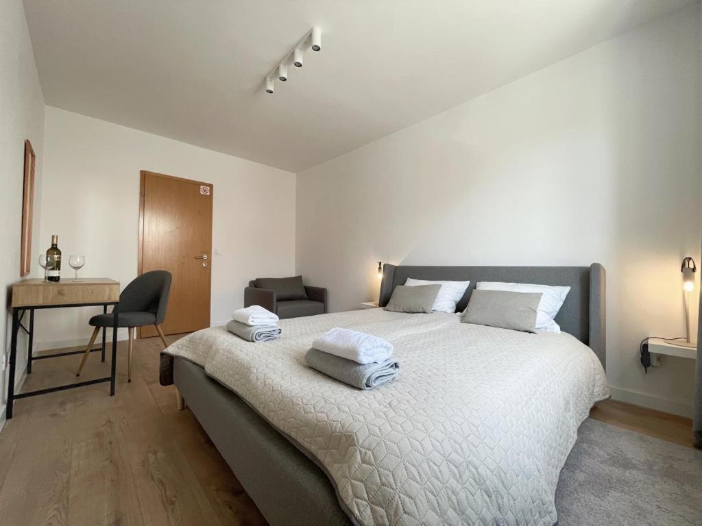 Caramel Comforts With Sea View In Stinjan Only 300 M From The Beach, Free Parking Appartamento