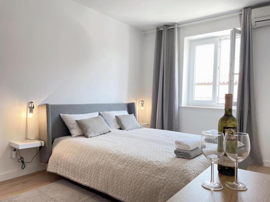 Caramel Comforts With Sea View In Stinjan Only 300 M From The Beach, Free Parking Apartmán Pula