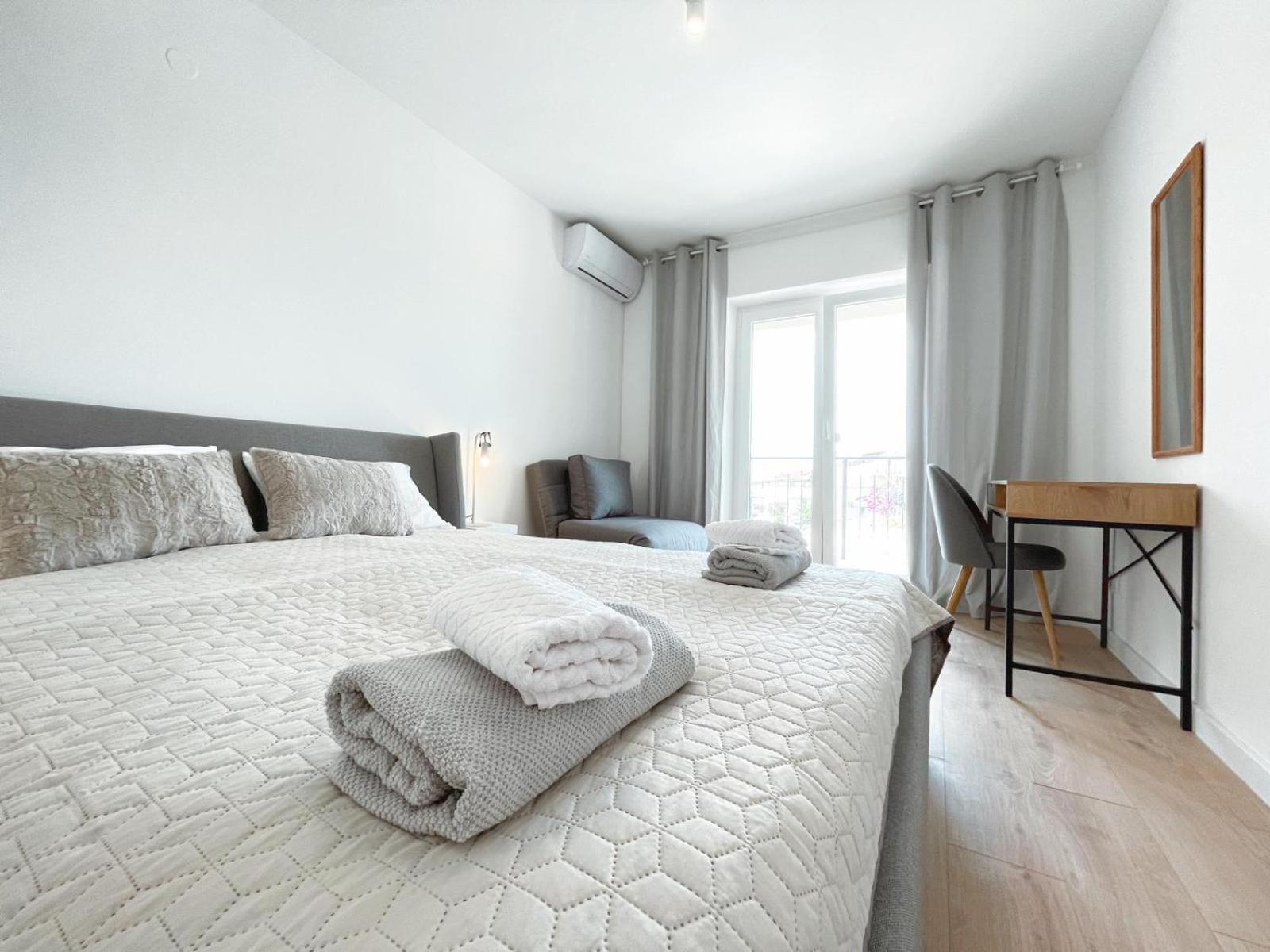 Caramel Comforts With Sea View In Stinjan Only 300 M From The Beach, Free Parking *