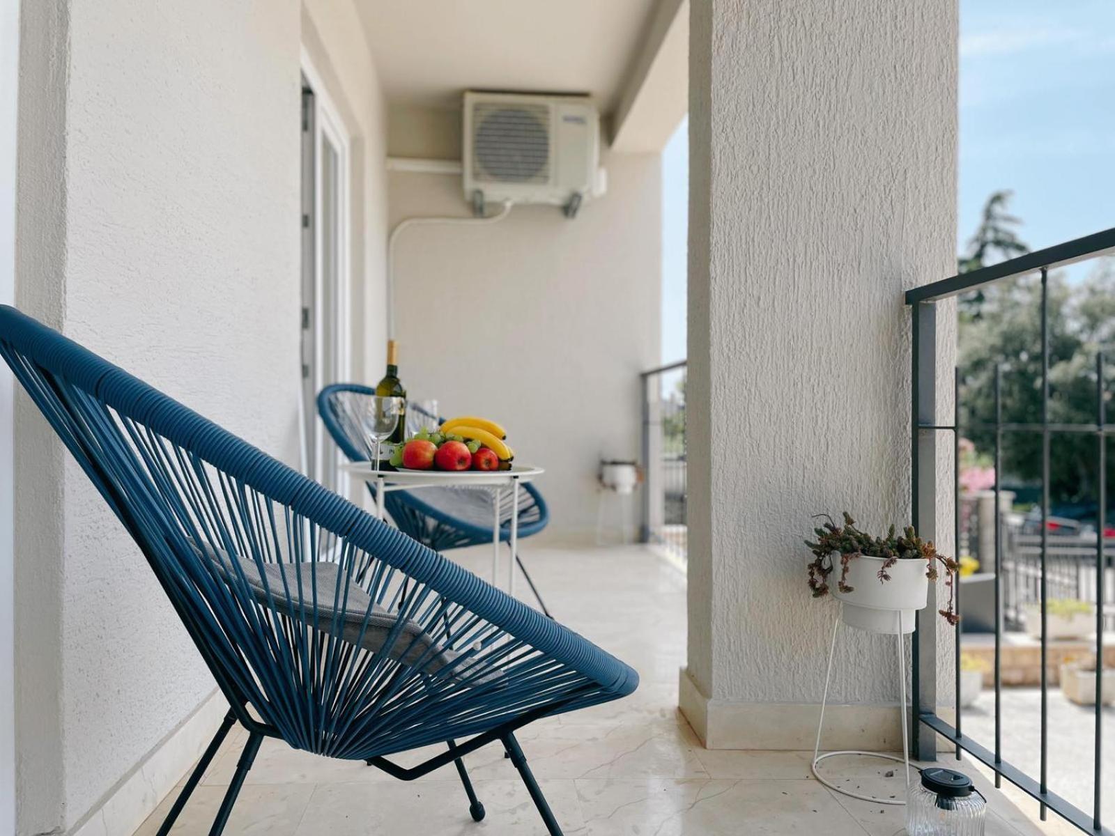 Appartamento Caramel Comforts With Sea View In Stinjan Only 300 M From The Beach, Free Parking Pola