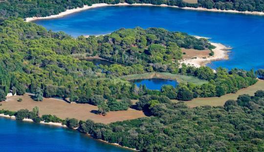 Caramel Comforts With Sea View In Stinjan Only 300 M From The Beach, Free Parking Appartamento Pola